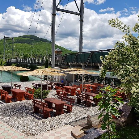 Hotel Pansion Basa Ustikolina Zewnętrze zdjęcie