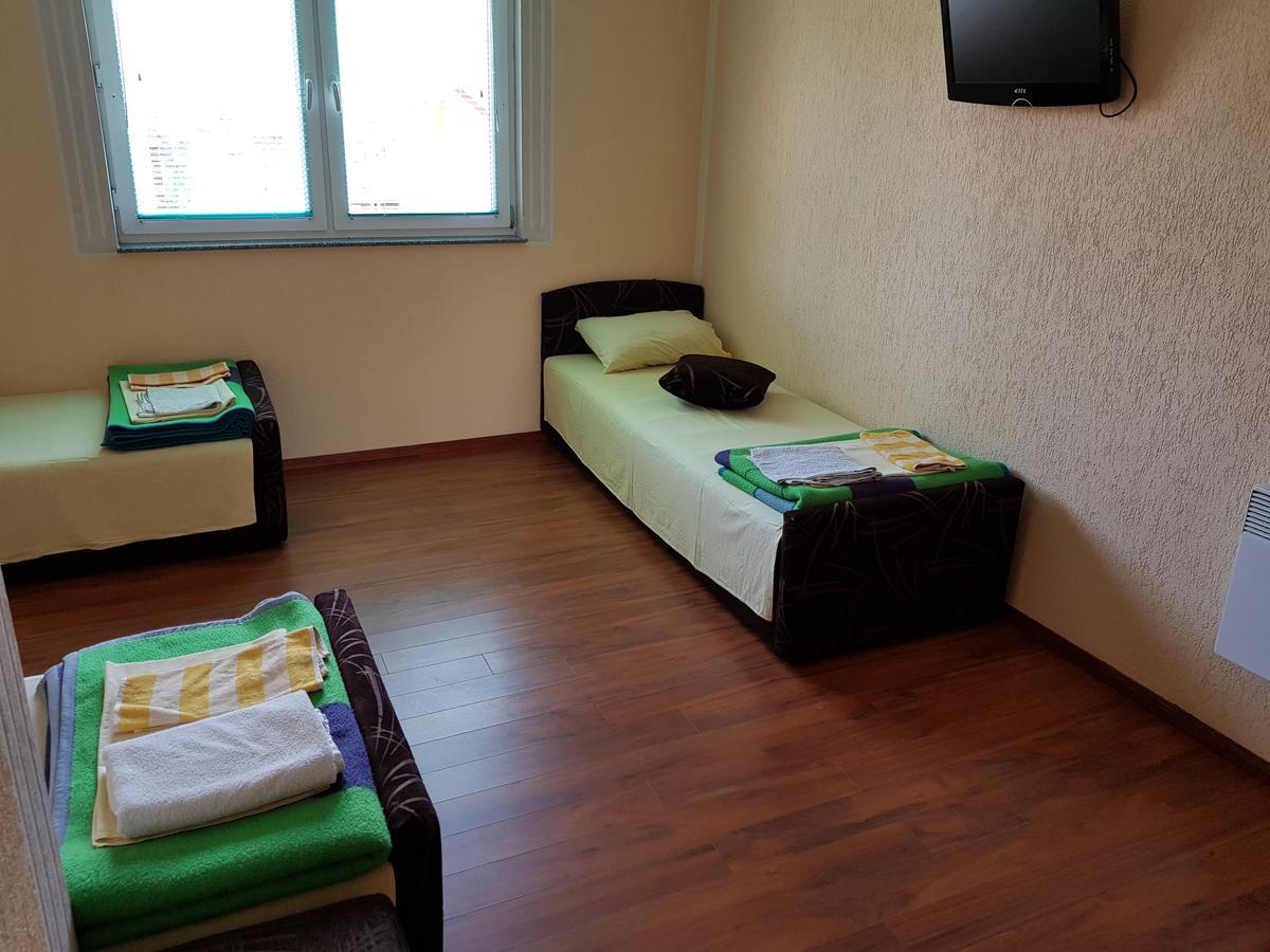 Hotel Pansion Basa Ustikolina Zewnętrze zdjęcie