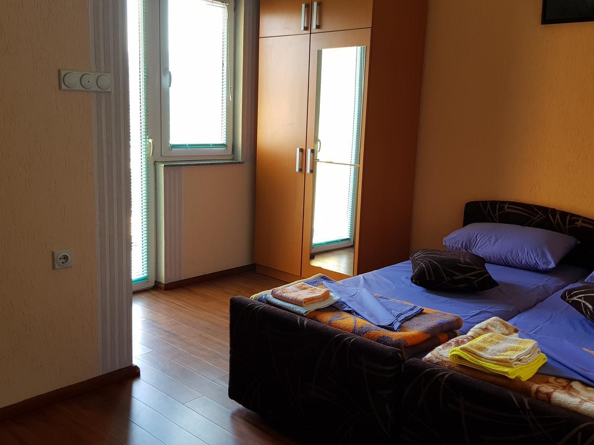 Hotel Pansion Basa Ustikolina Zewnętrze zdjęcie