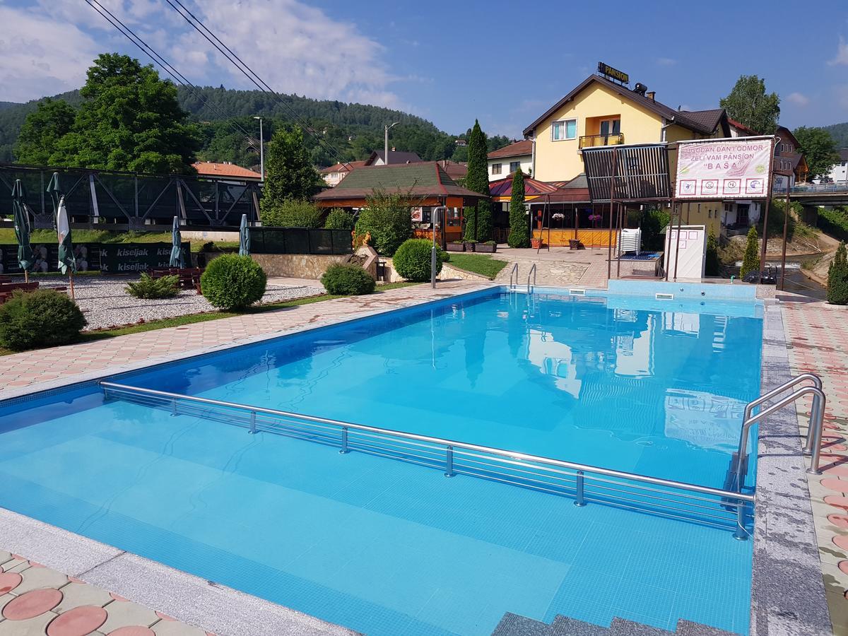 Hotel Pansion Basa Ustikolina Zewnętrze zdjęcie