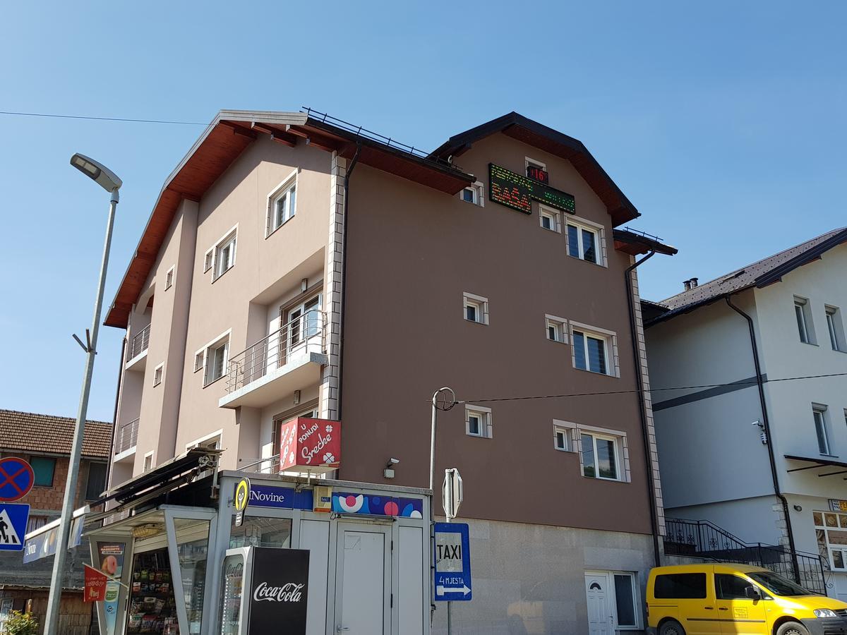 Hotel Pansion Basa Ustikolina Zewnętrze zdjęcie